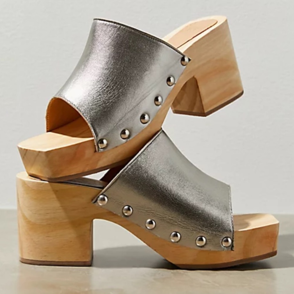 URBAN OUTFITTERS Riley Square-Toe Platform Mule Sandal